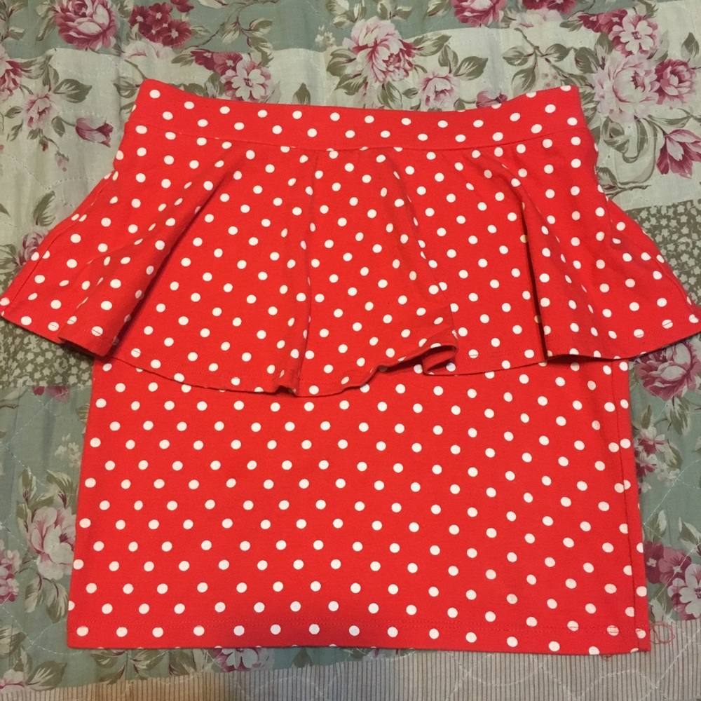 Ruffled polka dot mini-pencil skirt