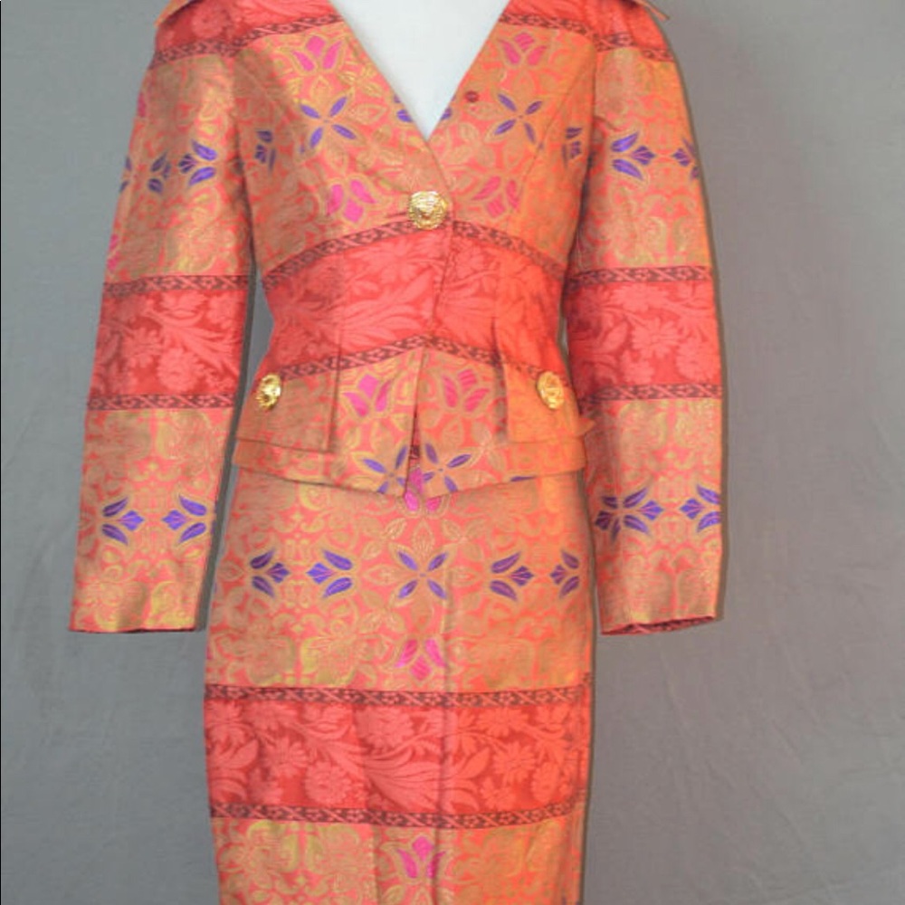 Elegant 2pc Suit