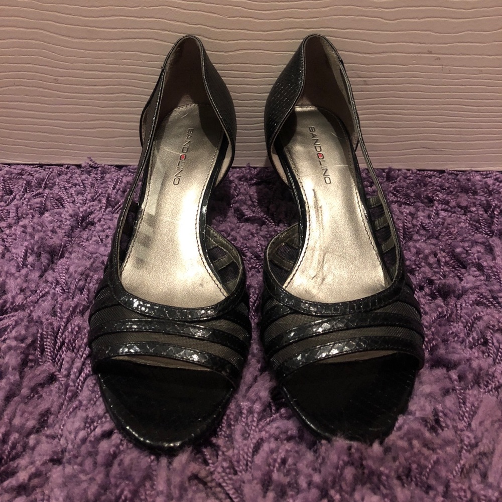 Black heels w/mesh (PRICE DROP) prices negotiable