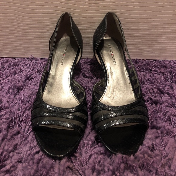 Black heels w/mesh (PRICE DROP) prices negotiable - Picture 1 of 5