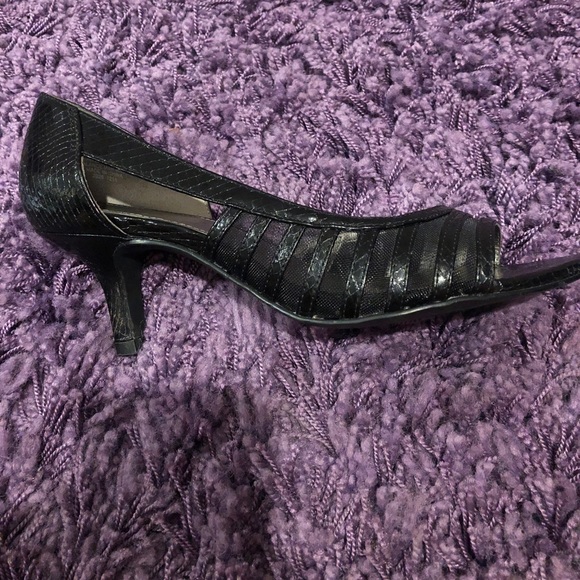Black heels w/mesh (PRICE DROP) prices negotiable - Picture 2 of 5