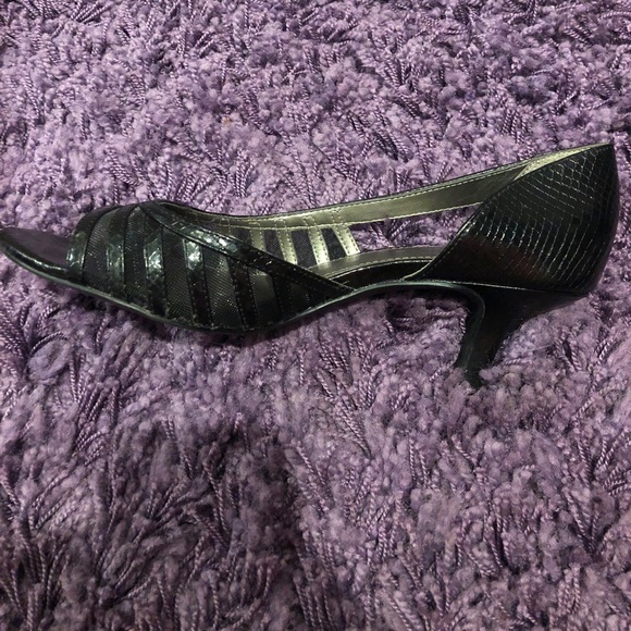 Black heels w/mesh (PRICE DROP) prices negotiable - Picture 3 of 5