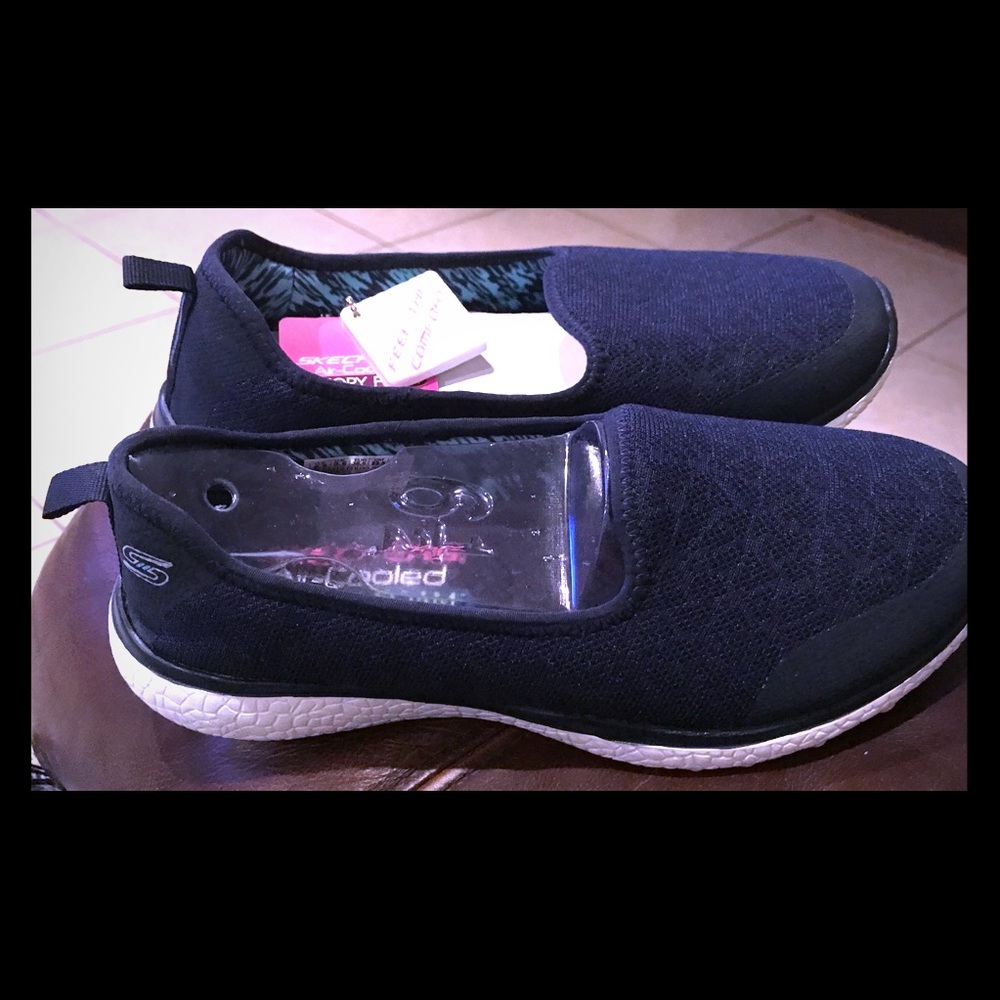 Skechers Burst Air-Cooled Memory Foam