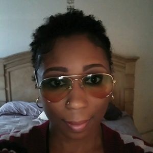 Meet your Posher, Markees