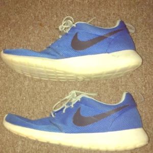 NIKE ROSHE RUN