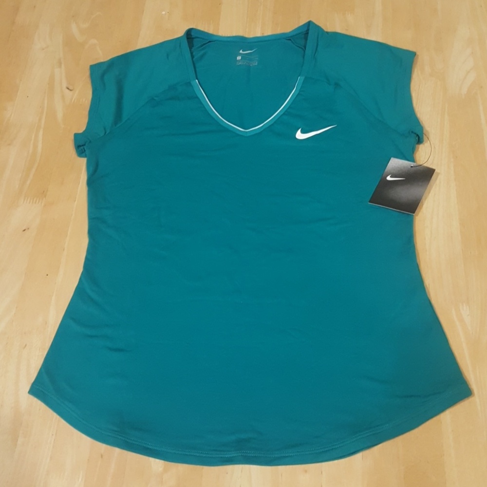 🔴 Women's Small Tennis Shirt