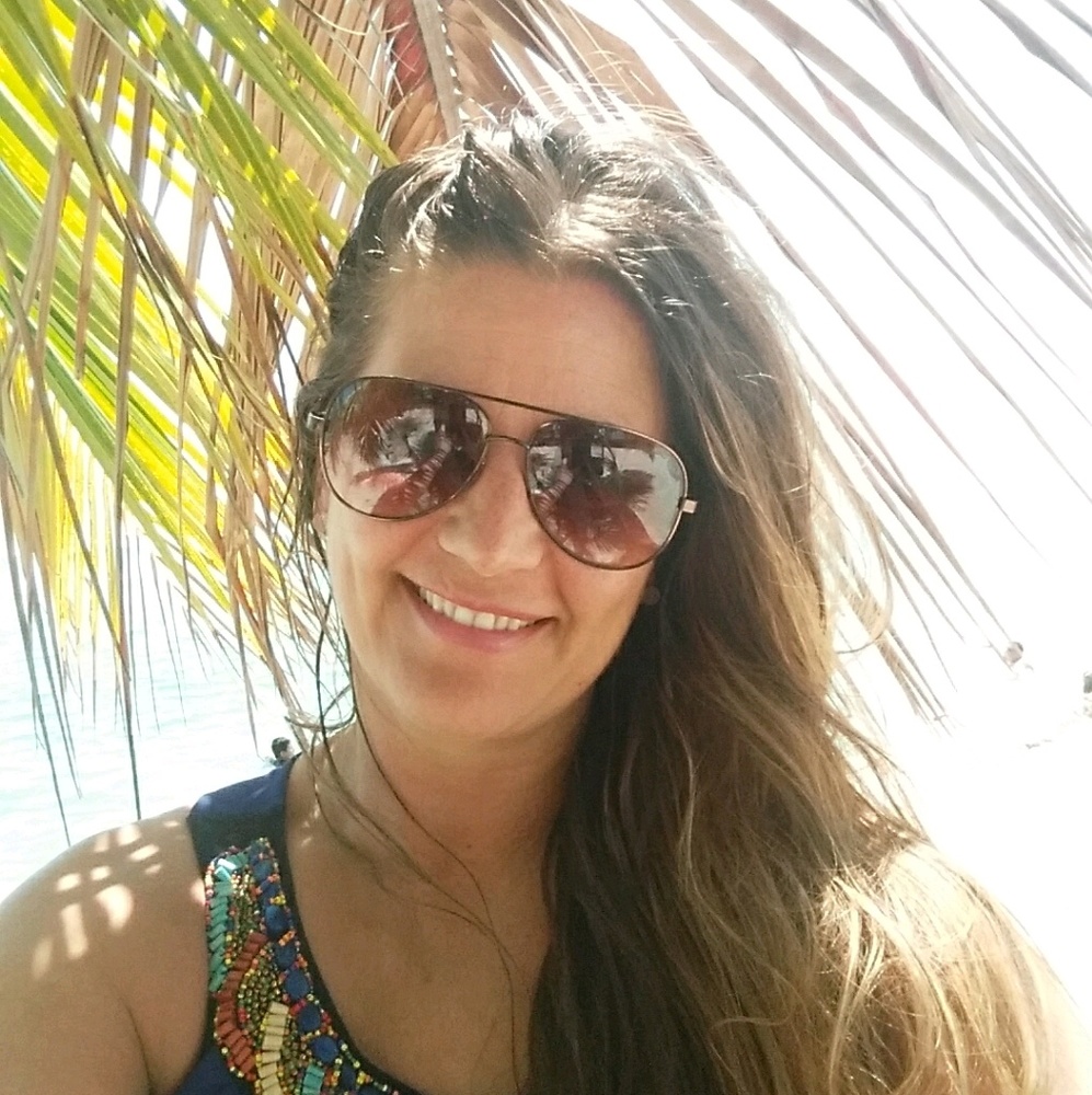 Meet your Posher, Maya