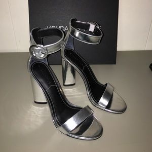 Kendall + Kylie heeled sandal