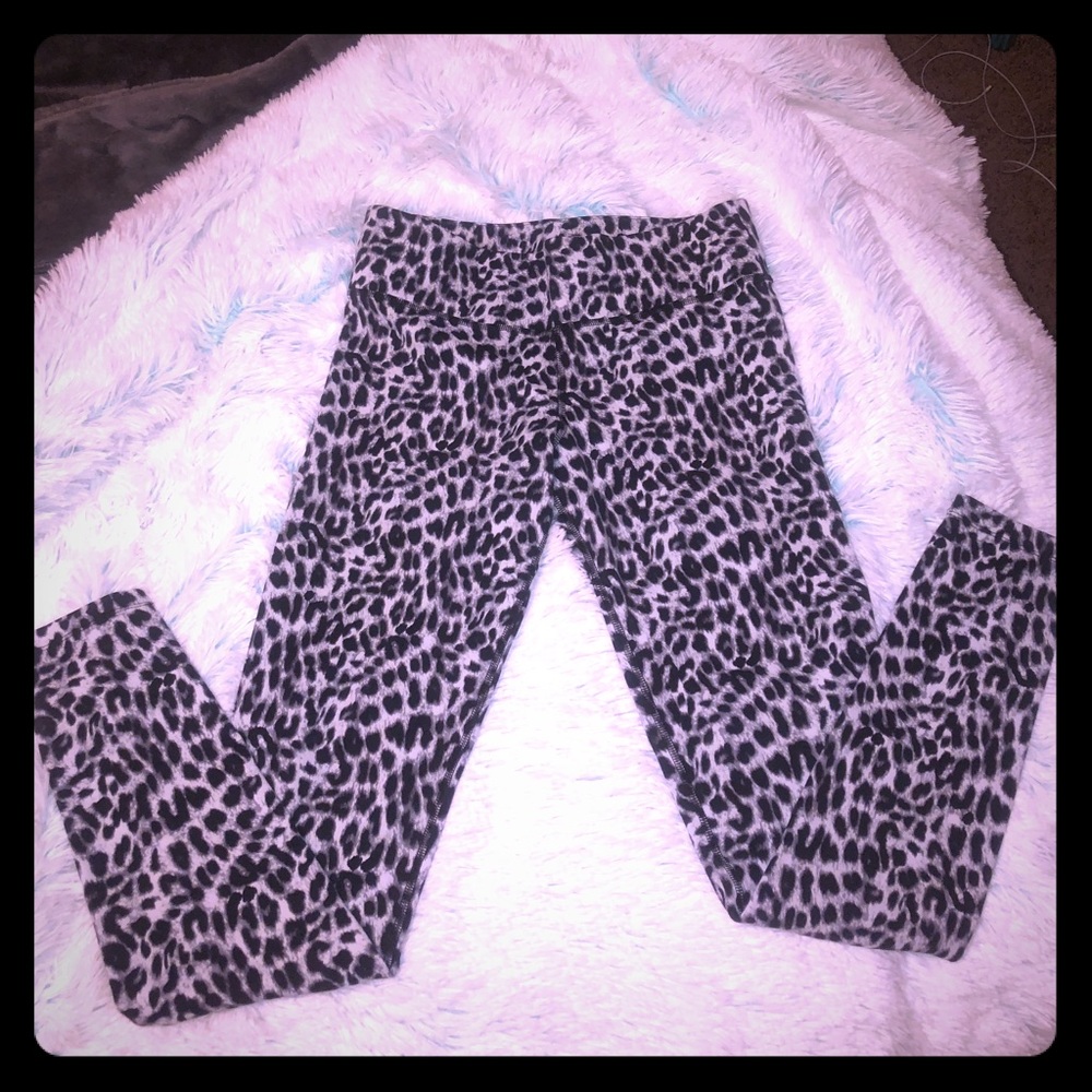 Victoria’s Secret PINK snow leopard yoga pants