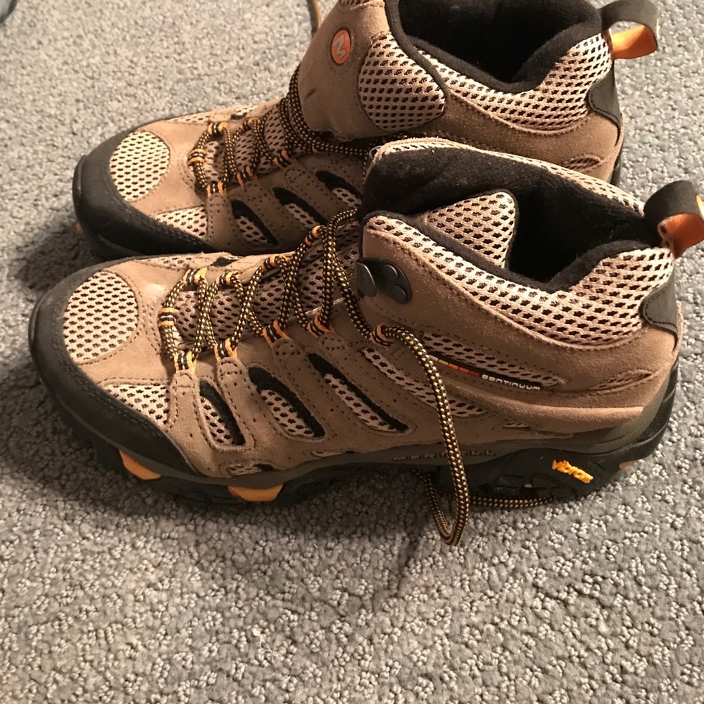 Brand new Merrell vibrum hikers, no box