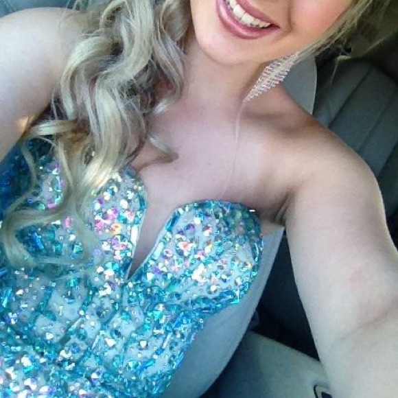 Size 4 prom dress made by 2 Cute