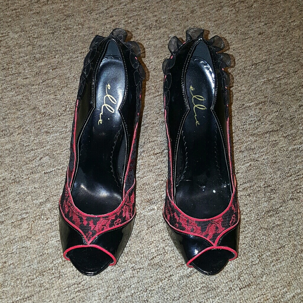 Vampire Style Heels Red and Black