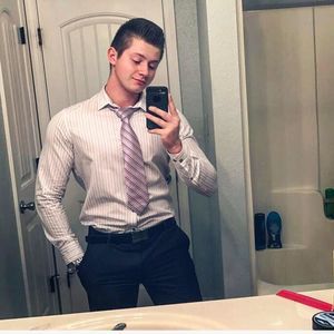 Meet your Posher, Dennis