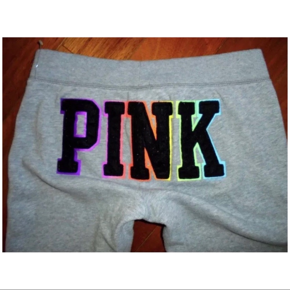 Rainbow pop out butt logo Capri sweatpants