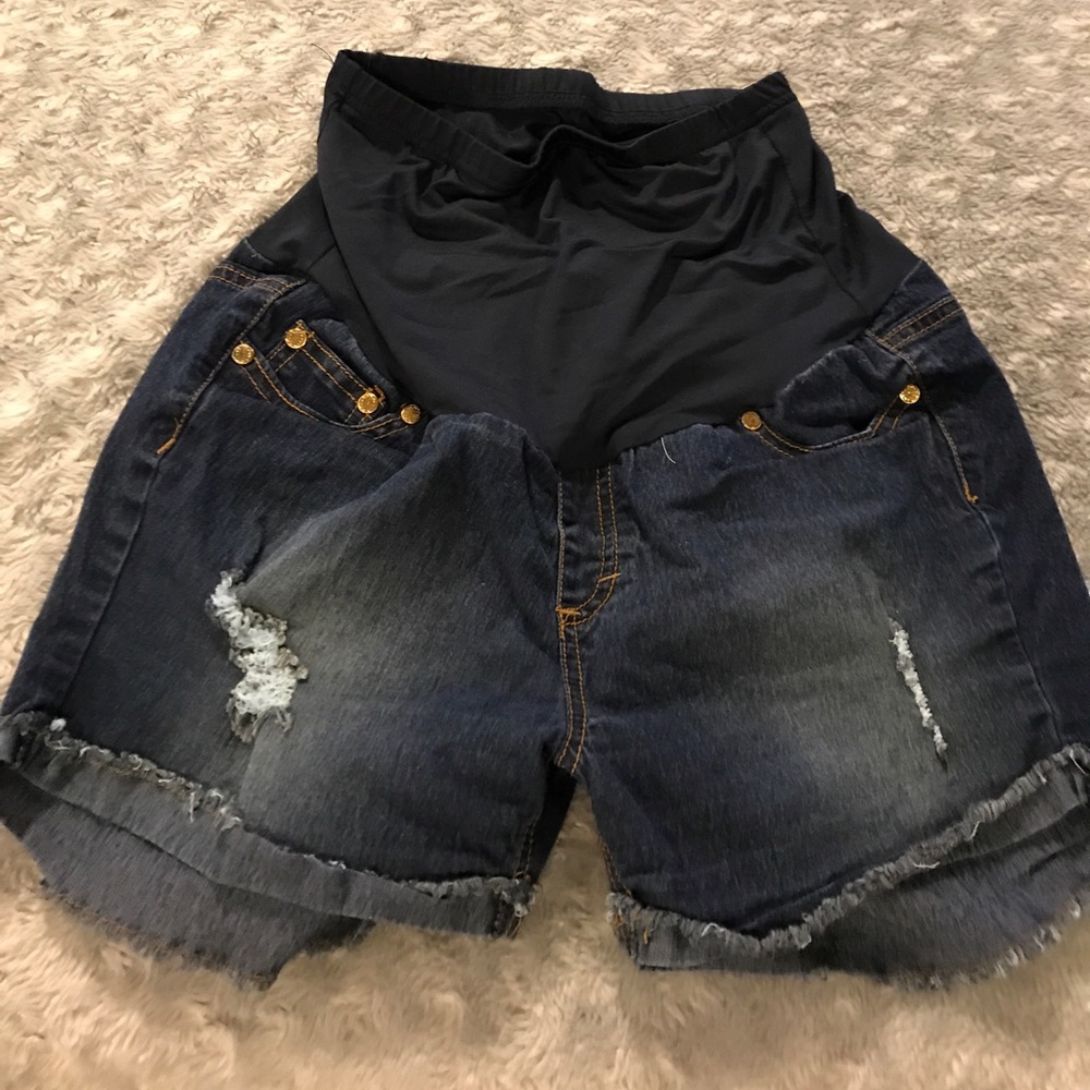 Maternity shorts