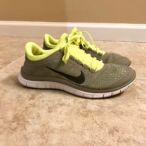 Gray/neon yellow Nike Free 3.0