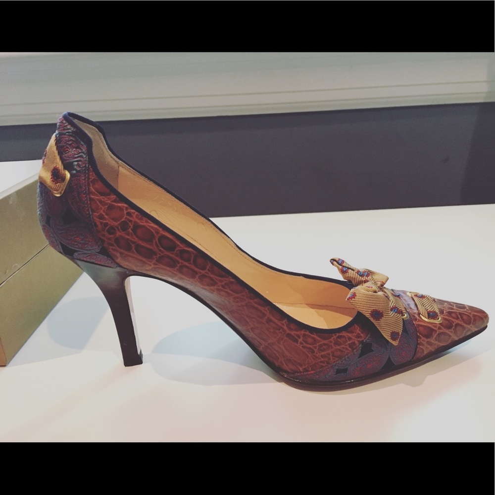 Cole Haan croco pump