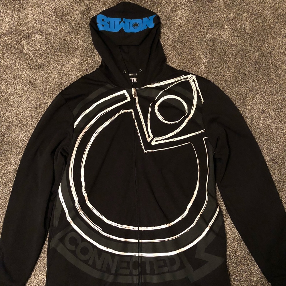 Nomis snowboarding hoodie. It’s an LT(Large Tall).