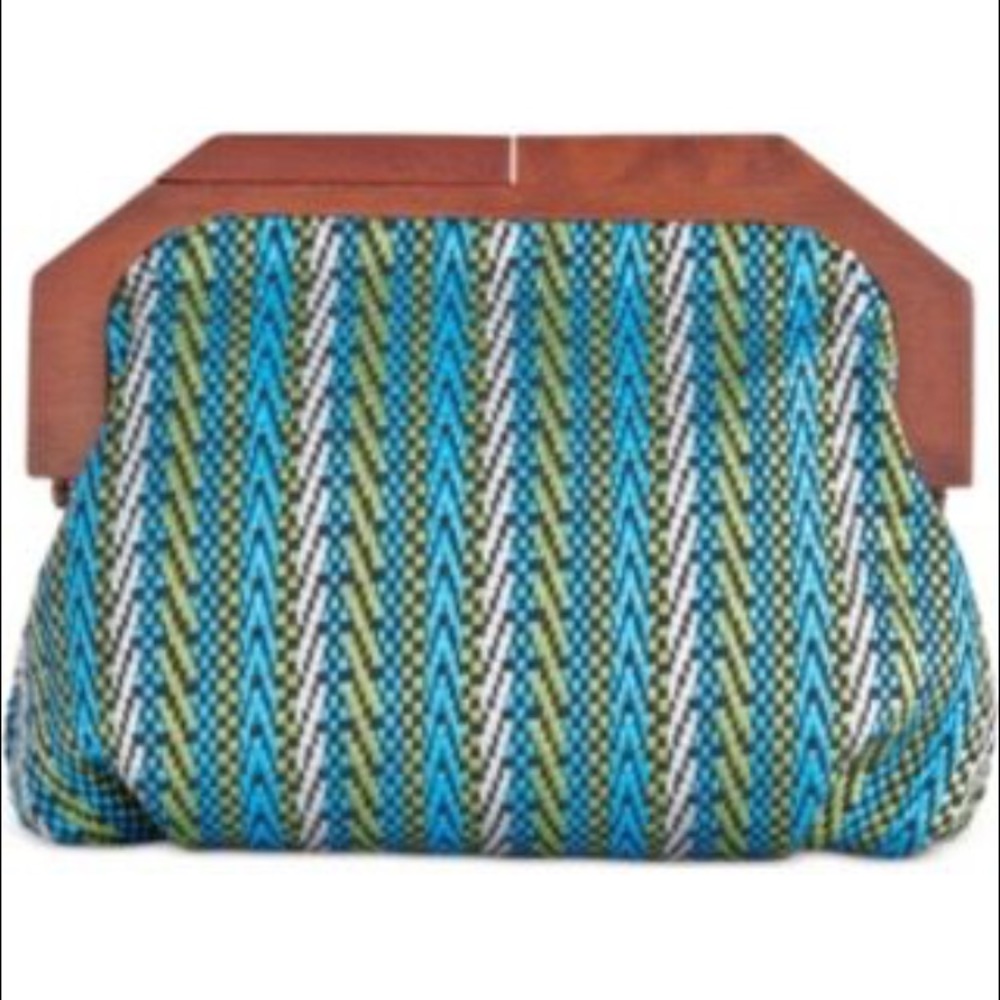 inc international concept miinie wood clutch