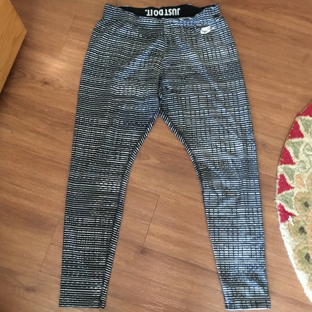 NIKE LEGGINGS