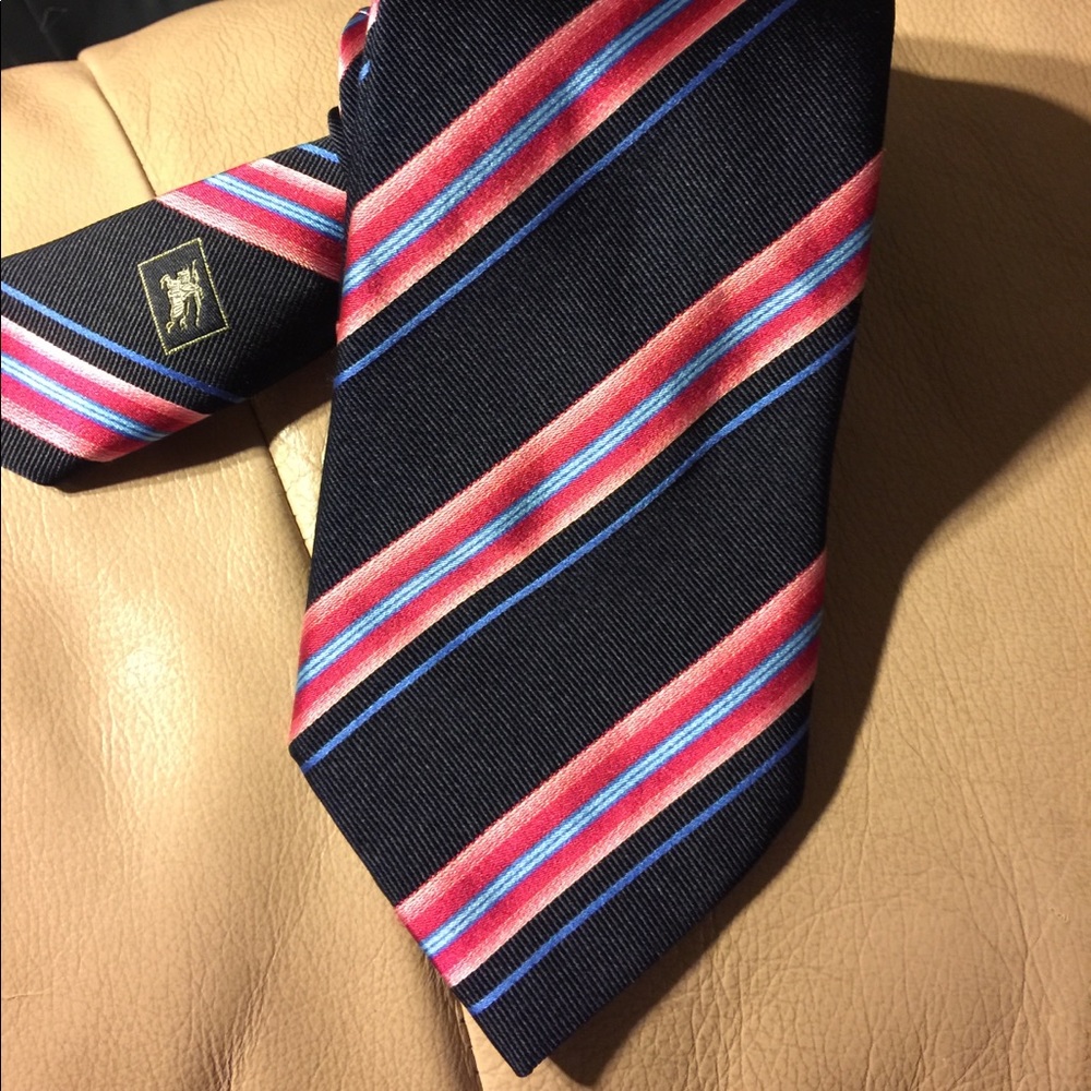 Burberry London 100% silk tie