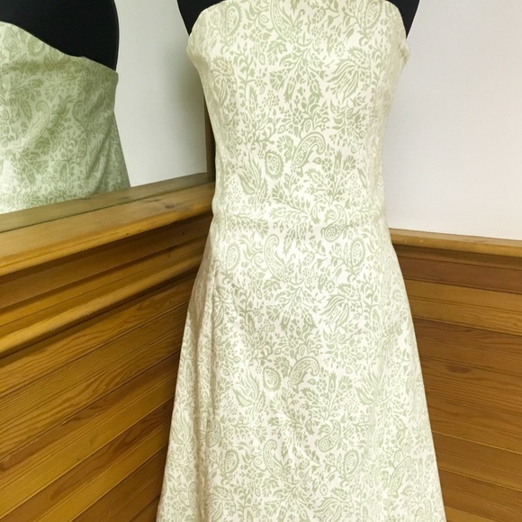 Strapless Lily Pod Dress - Picture 2 of 4