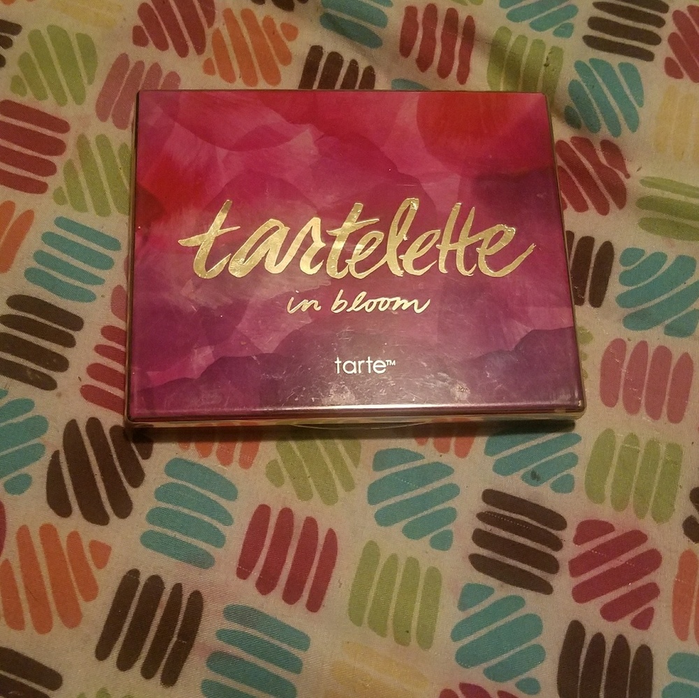 tarlette palette plus bundle of makeup (Trade)