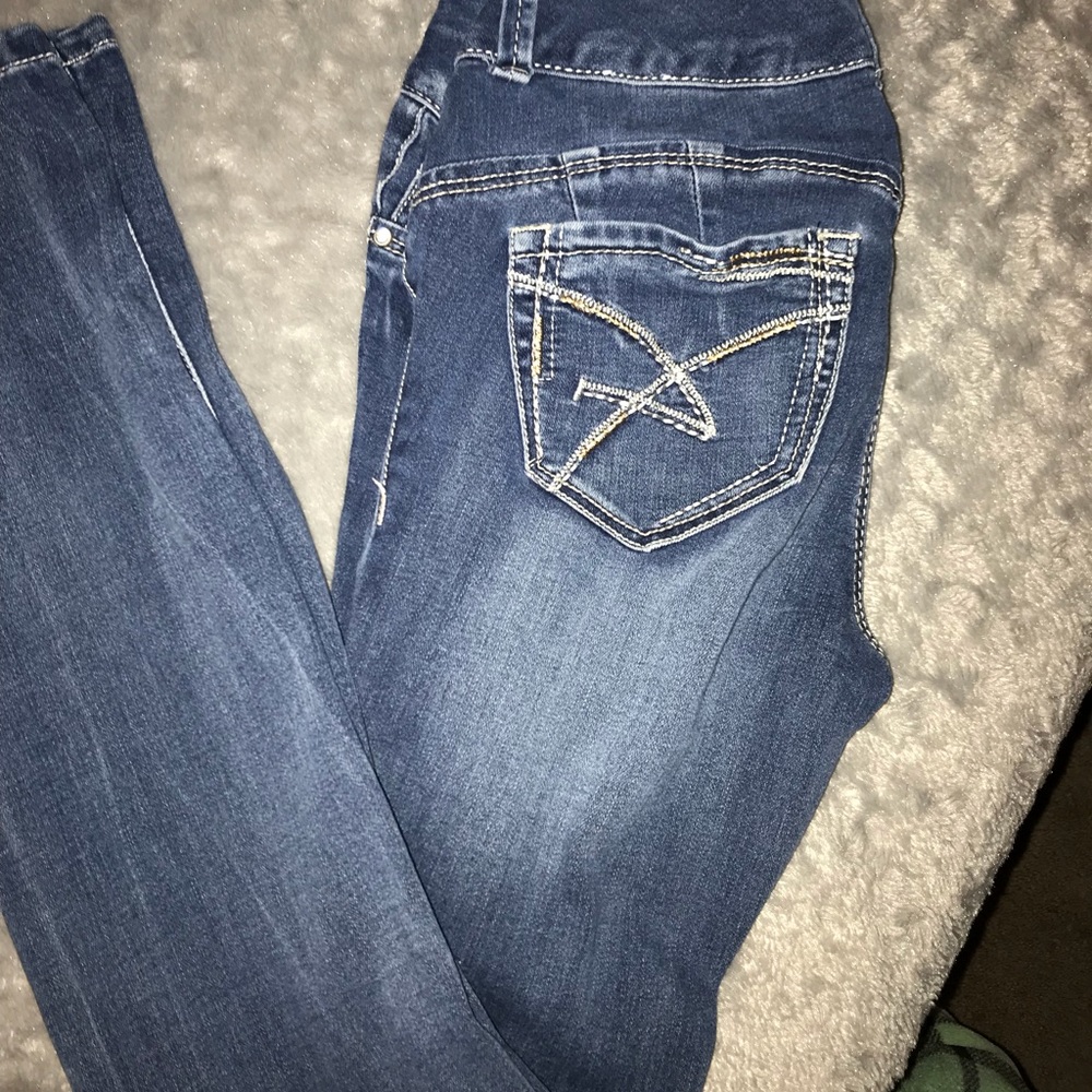 Destroyed skinny jeans