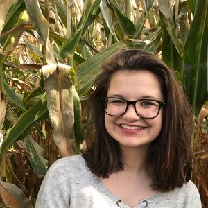 Meet your Posher, Roxanne