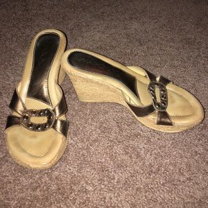 Metallic medium brown wedges with amber detail