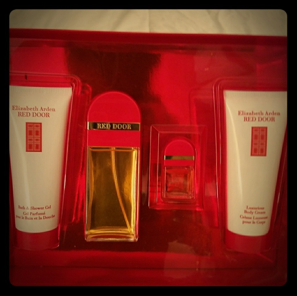 Elizabeth Arden Red Door Gift Set