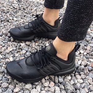 Black Nike presto premium leather