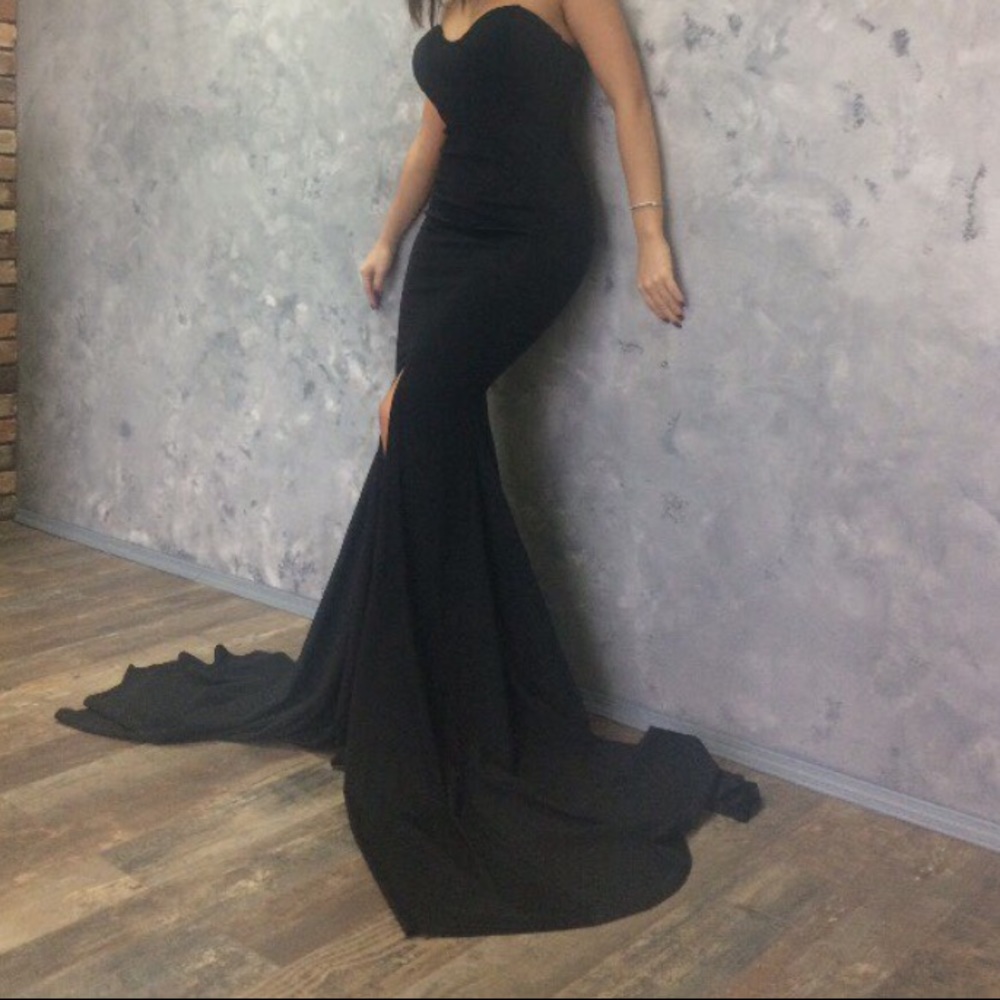 Black Sweetheart Strapless Mermaid Gown - Picture 7 of 7