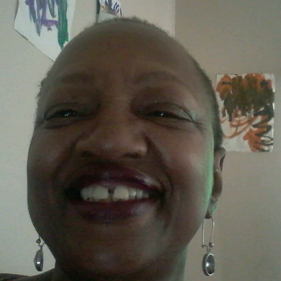 Meet your Posher, Gloria - Picture 1 of 1