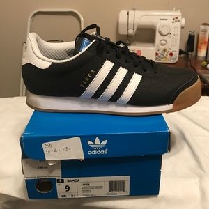 Adidas Samoa Size 9