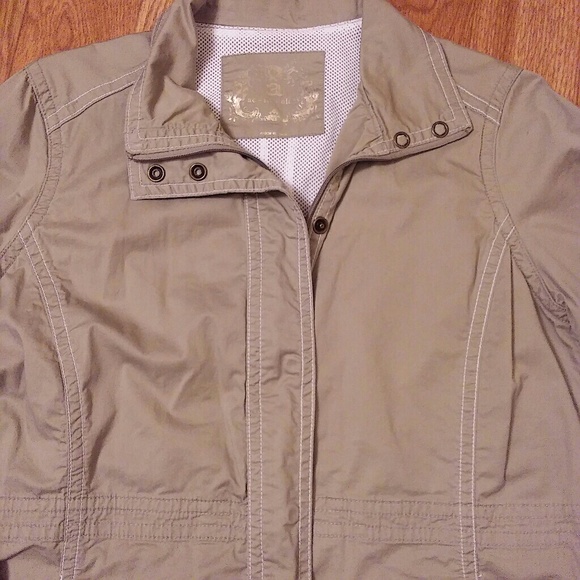 Lightweight Khaki Jacket. - Picture 2 of 4