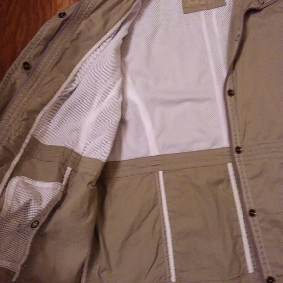 Lightweight Khaki Jacket. - Picture 4 of 4