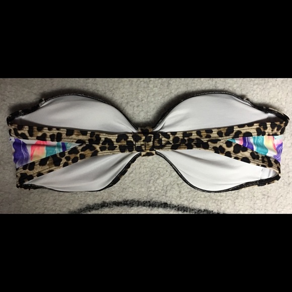 Victoria’s Secret Bikini top Size Medium - Picture 2 of 3
