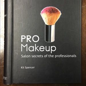 Pro Makeup Salon Secrets of the Peofessionals book