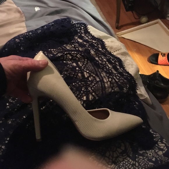 Heels - Picture 3 of 3
