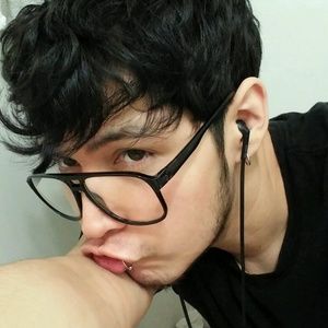 Meet your Posher, Aaron