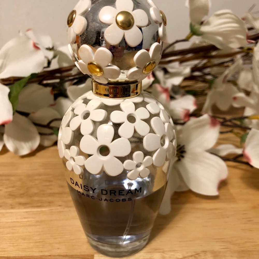 Daisy Dream by Marc Jacobs