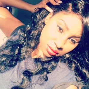 Meet your Posher, Casandra