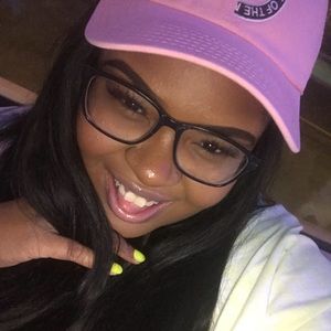 Meet your Posher, Tyeshia