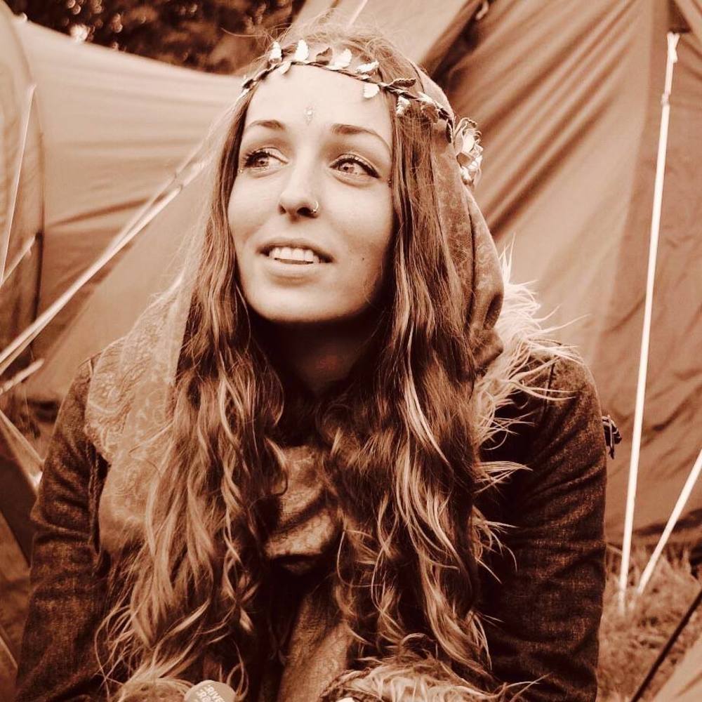 Meet your Posher, Christiana