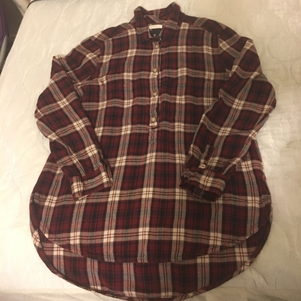 American Eagle Plaid Flannel Button up shirt