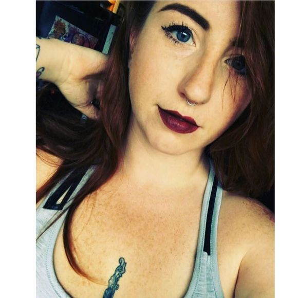 Meet your Posher, Erica - Picture 1 of 1