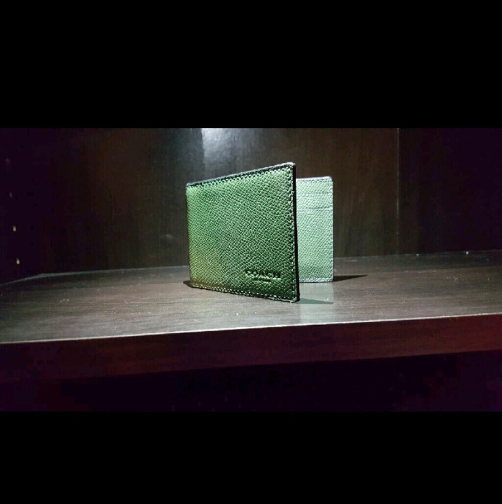 Green Coach Compact ID Wallet
