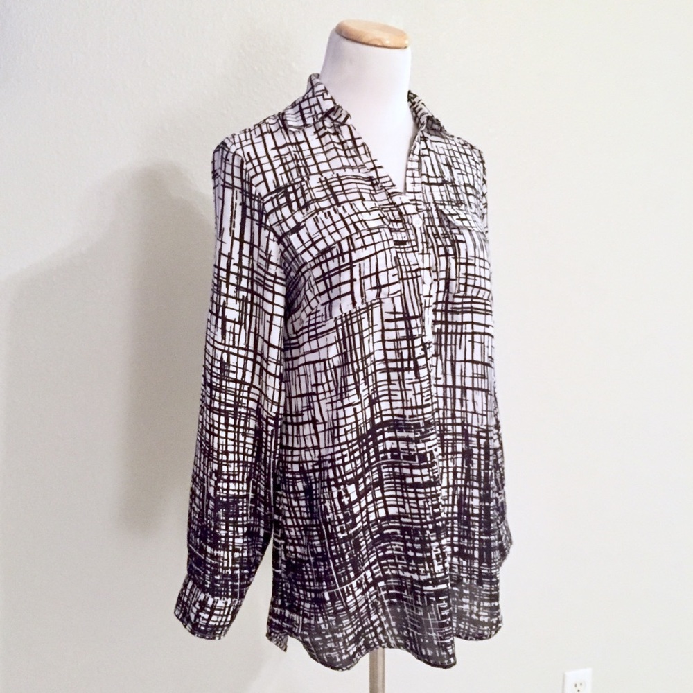 NY & Company Black & White Sheer Tunic Blouse