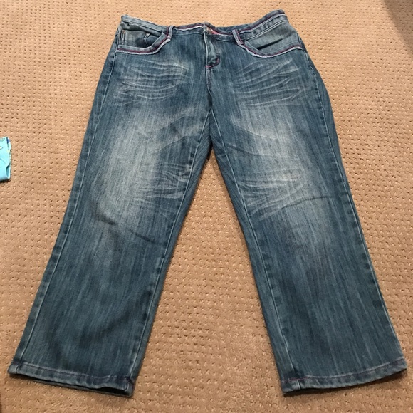 Cache Denim - Crop Jeans!!